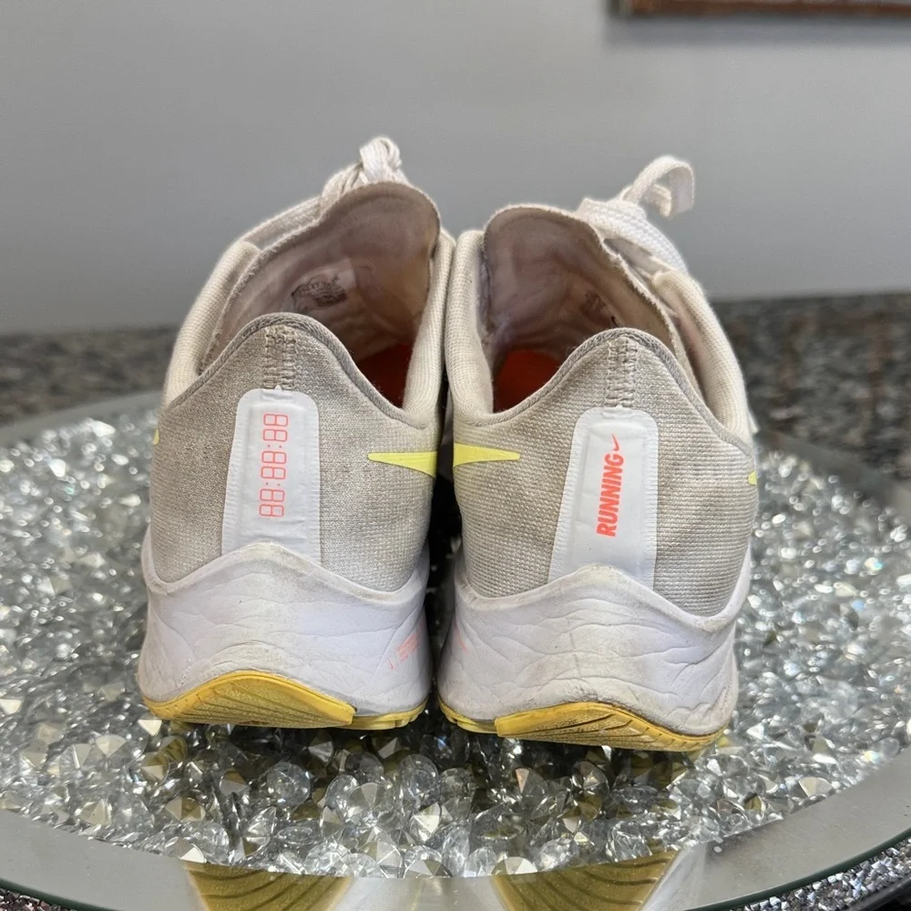Nike zoom Women's Athletic Shoes in Cream and Yellow 8